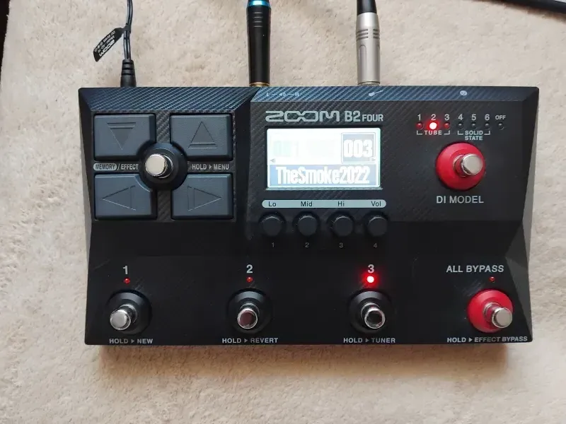 Zoom B2 four Basszusgitár multieffekt