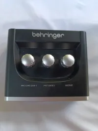 Behringer UM-2