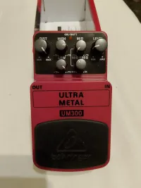 Behringer UM300