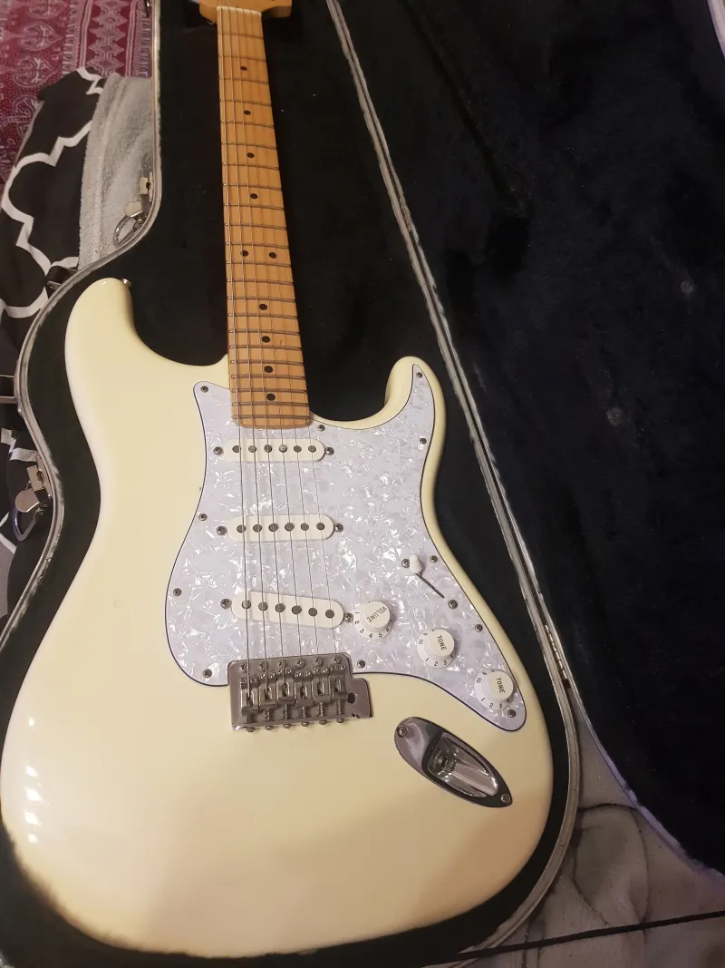 Fender Corona strató Elektromos gitár