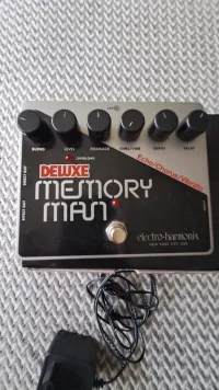 Electro-Harmonix Memory Man Deluxe Analog DelayChorusVibrato