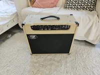 GREG Classic Sound-Hole 22w full tube handwired amplifi GREG Classic Sound-Hole 22w full tube handwired amplifi