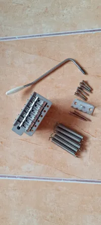 Fender MIM Tremolo [September 7, 2025, 6:18 pm]