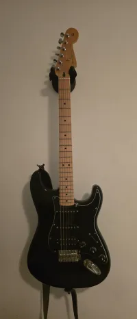 Fender Stratocaster FSR STD STRAT HSS MN BLK