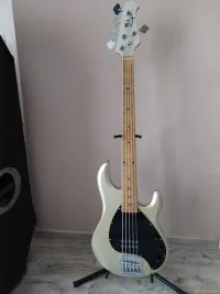 OLP MM3 Stingray5 Bass guitar 5 strings - Crasher [Yesterday, 8:34 pm]
