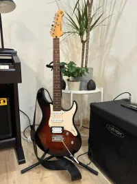 YAMAHA Pacifica 112V YAMAHA Pacifica 112V