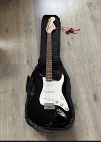 Squier Affinity Strat + Harley Benton 10 w erősítő E-Gitarre - Sandan [Yesterday, 10:37 pm]