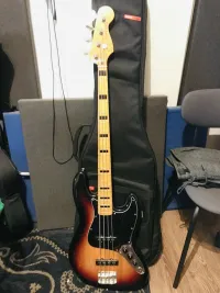 Squier Classic Vibe 70s Jazz Bass