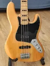 Squier Vintage Modified jazz bass