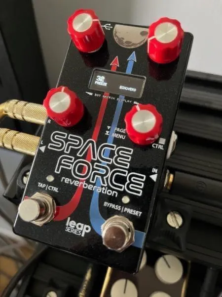 Alexander Space Force reverb Efektový pedál