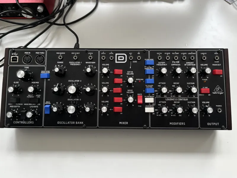 Behringer Model D Analog synthesizer