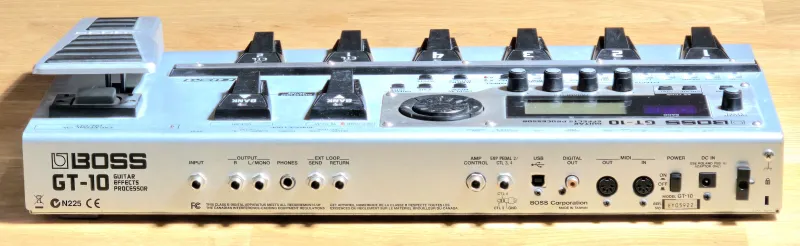 BOSS GT-10 Multieffekt processzor