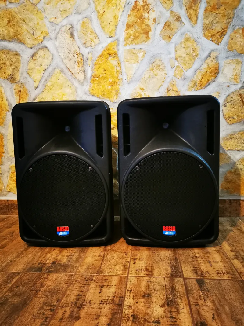 DB Technologies Basic 400 Active speaker