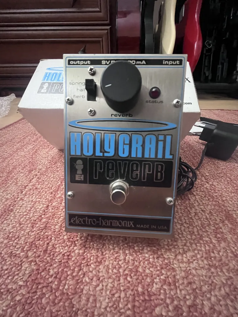 Electro Harmonix Holy Grail Reverb pedál