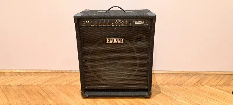 Fender Rumble 100 V1 100W Bass guitar combo amp