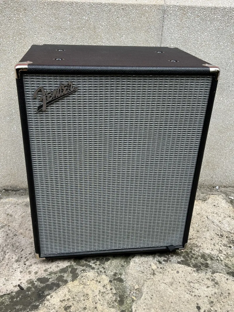 Fender Rumble 210 Baskytarový reproduktor