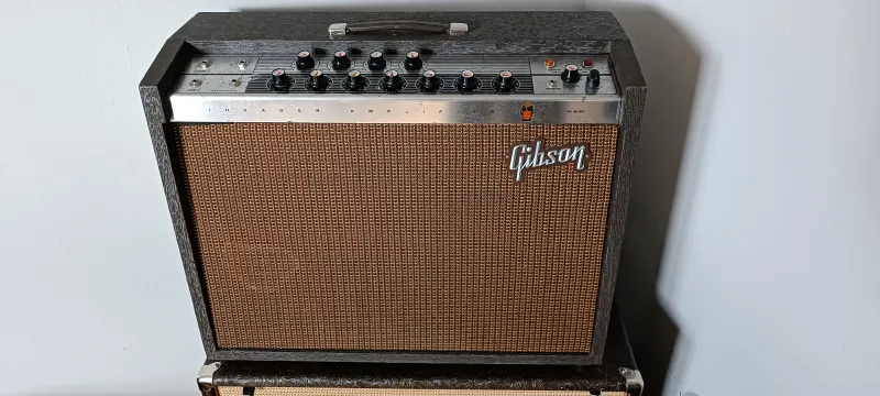 Gibson 1964 GA 30 RVT Invader tube guitar combo