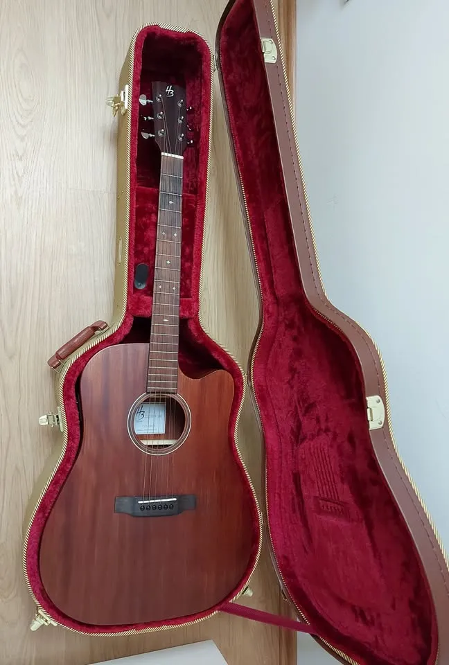 Harley Benton Custom Line CLD-15MCE keménytokban Guitarra electroacústica