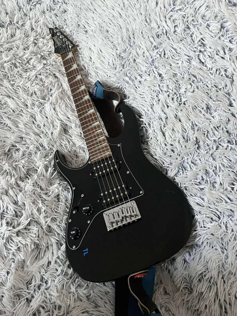 Ibanez MiKro GRGM21L-BKN Guitarra eléctrica