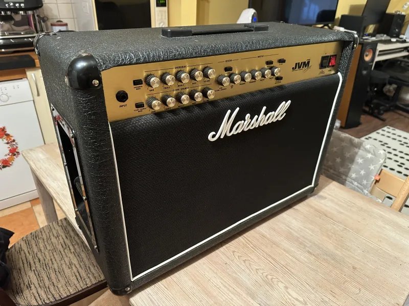 Marshall JVM 210C 100W Gitárkombó