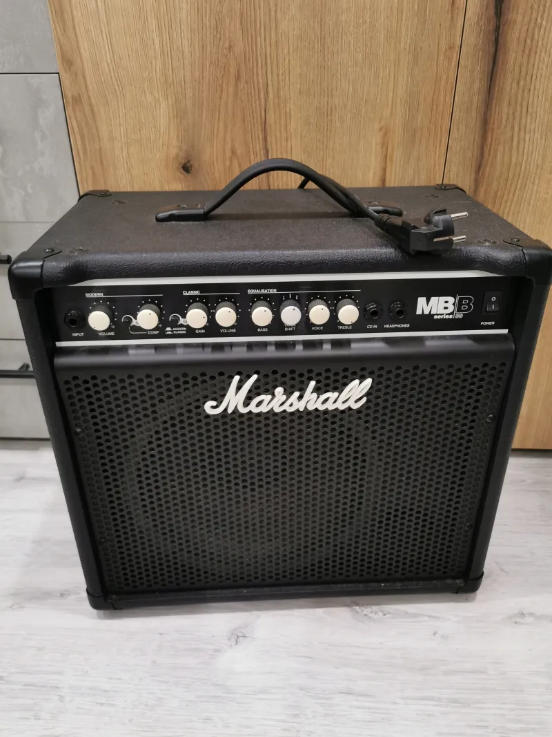 Marshall MB 3o Basgitarové kombinované zosilňovače