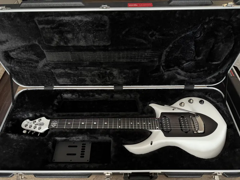 Music Man Majesty John Petrucci Signature Elektrická gitara
