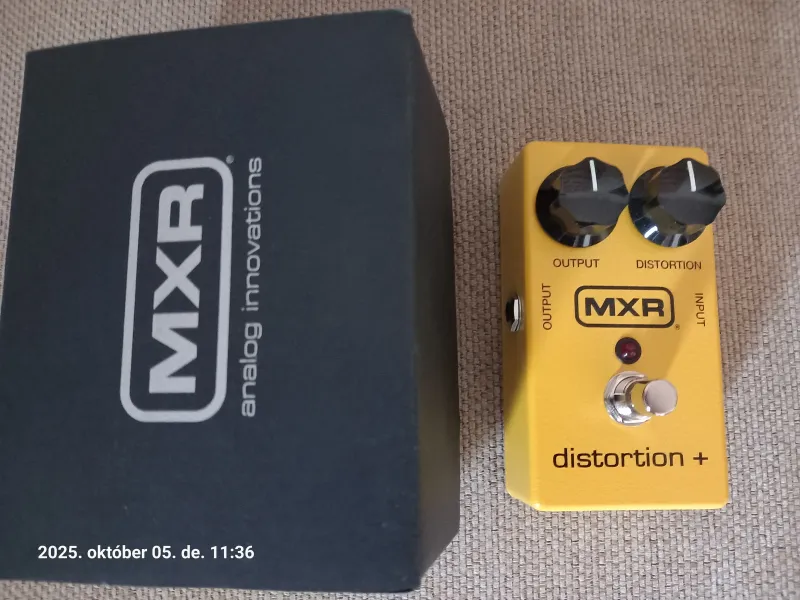 MXR Dunlop  M104 Distortion+ Pedál