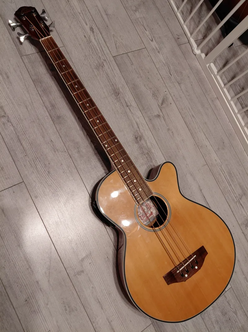 Oscar Schmidt OB100N Elektroakusztikus basszusgitár