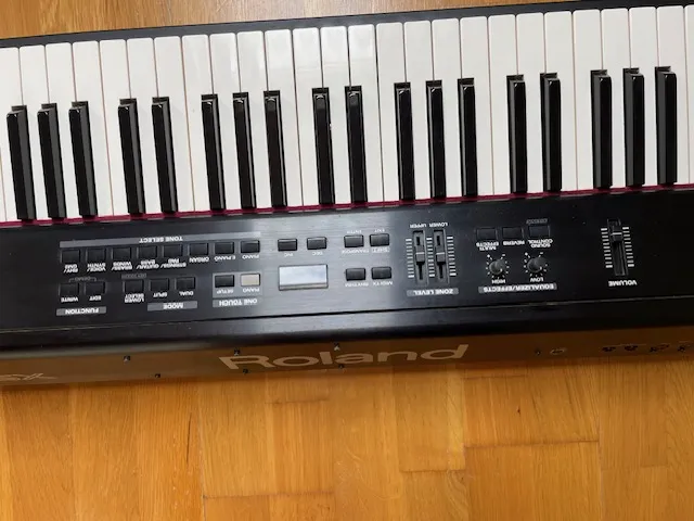 Roland RD-300SX Digitálne piano