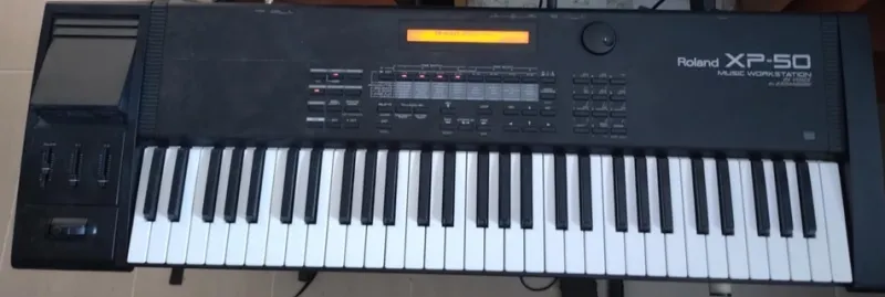 Roland XP-50 Sintetizador