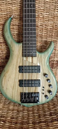 Sire Marcus Miller M5 Bass guitar - Dámi [Today, 8:23 am]