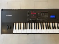 YAMAHA S90XS
