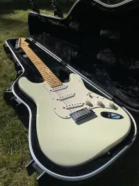 Fender US Standard Stratocaster 1993 Arctic White Fender US Standard Stratocaster 1993 Arctic White