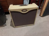 Peavey Classic 50 410 + gurulós fa keménytok Peavey Classic 50 410 + gurulós fa keménytok