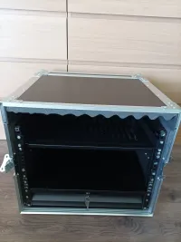Robust C8U 400 19 400mm, flight case keverős Rack box [October 24, 2025, 6:18 am]
