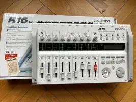 Zoom R16 digi mixer multitrack recorder
