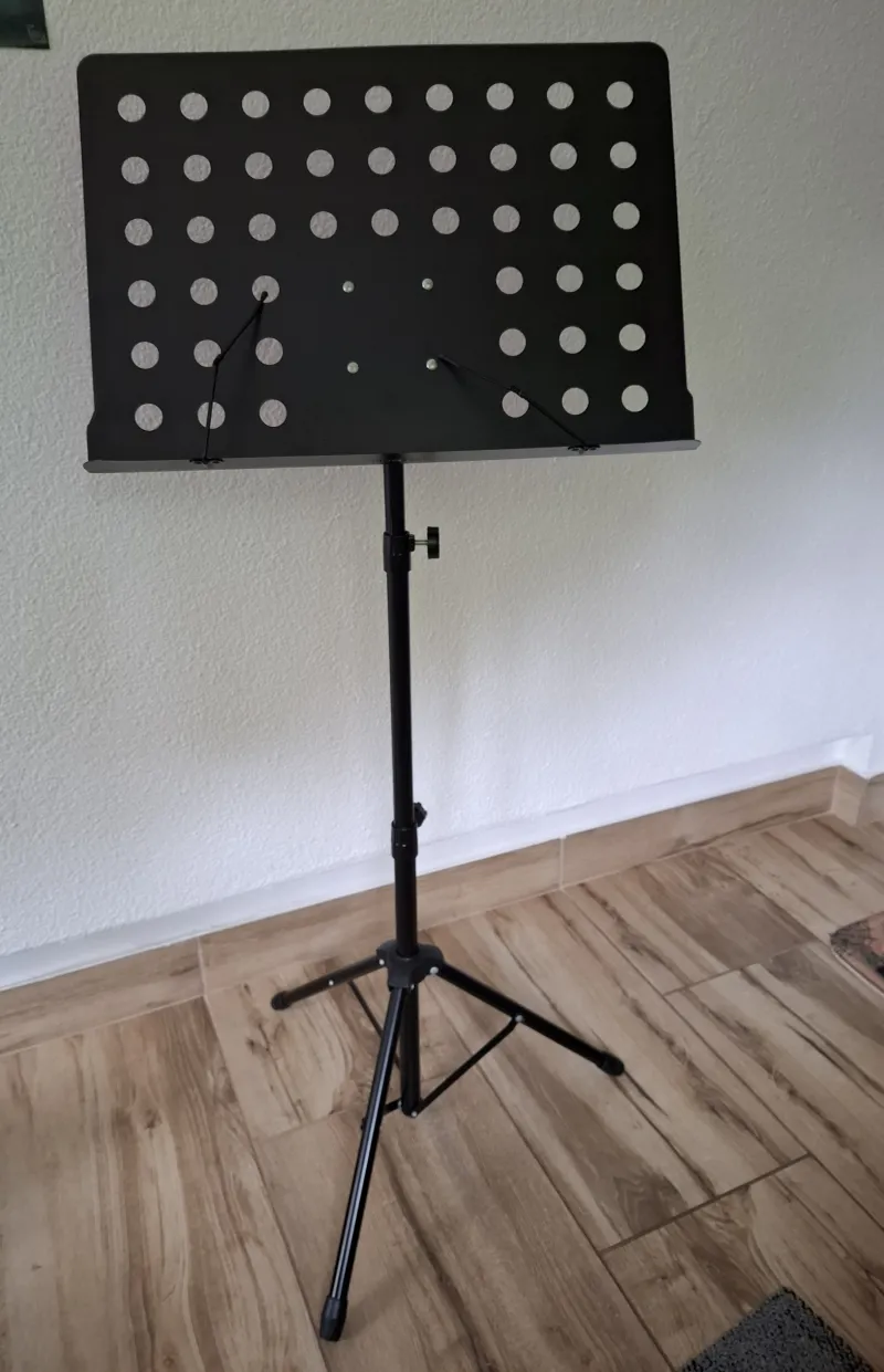- állvány Kottatartó - állvány Kottatartó