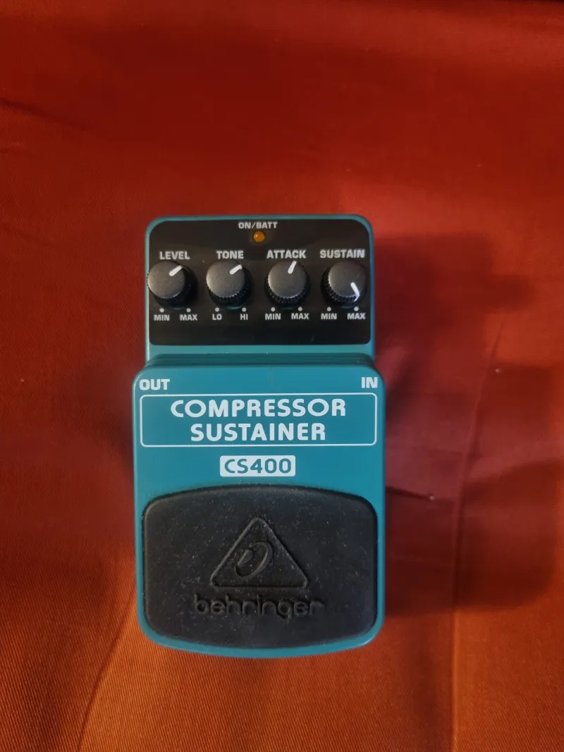 Behringer Compressor Sustainer CS400 Pedal