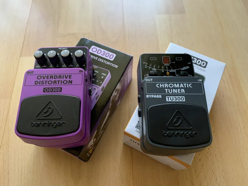 Behringer  Pedál Behringer  Pedál