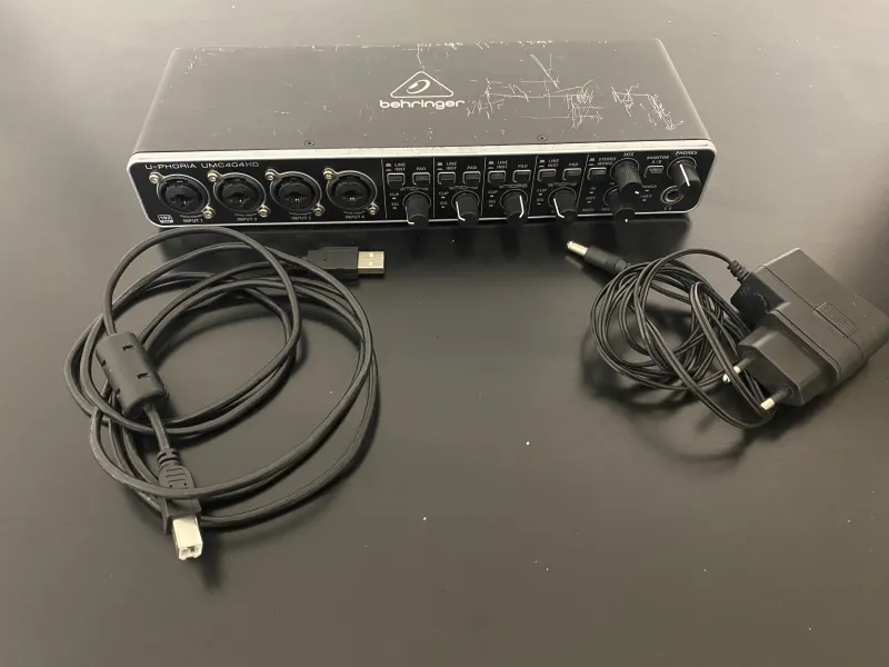 Behringer UMC 404 HD Hangkártya Behringer UMC 404 HD Hangkártya