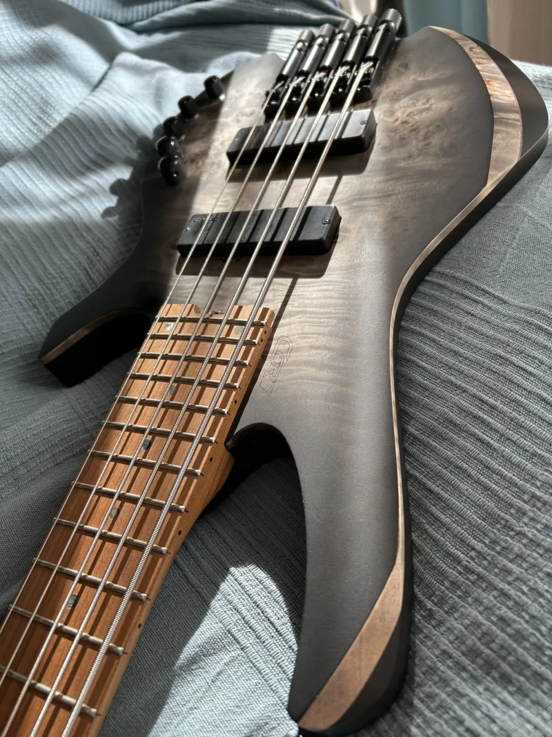 Cort Space5 Bass guitar 5 strings Cort Space5 Bass guitar 5 strings