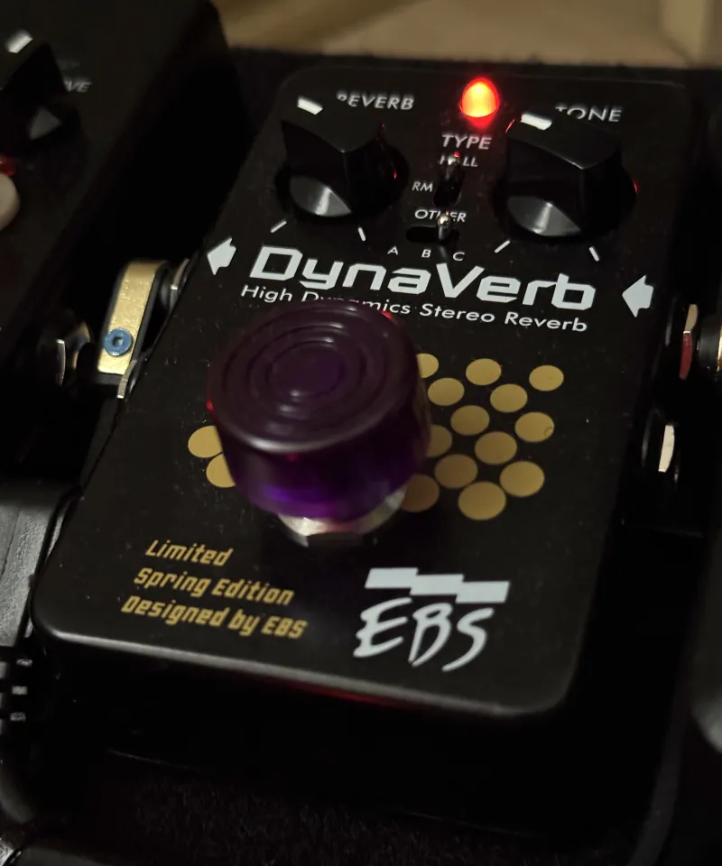 EBS DynaVerb Limited Spring Edition - Studio quality Pedál