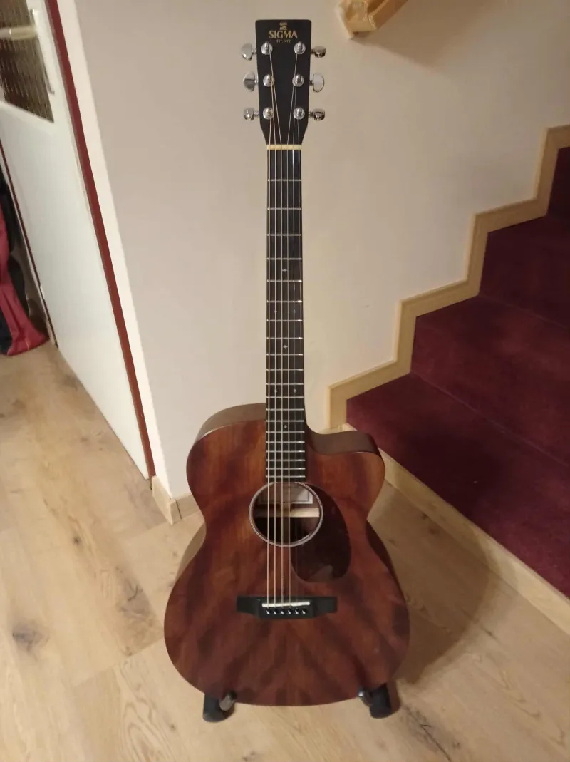 Sigma  Electro-acoustic guitar Sigma  Electro-acoustic guitar