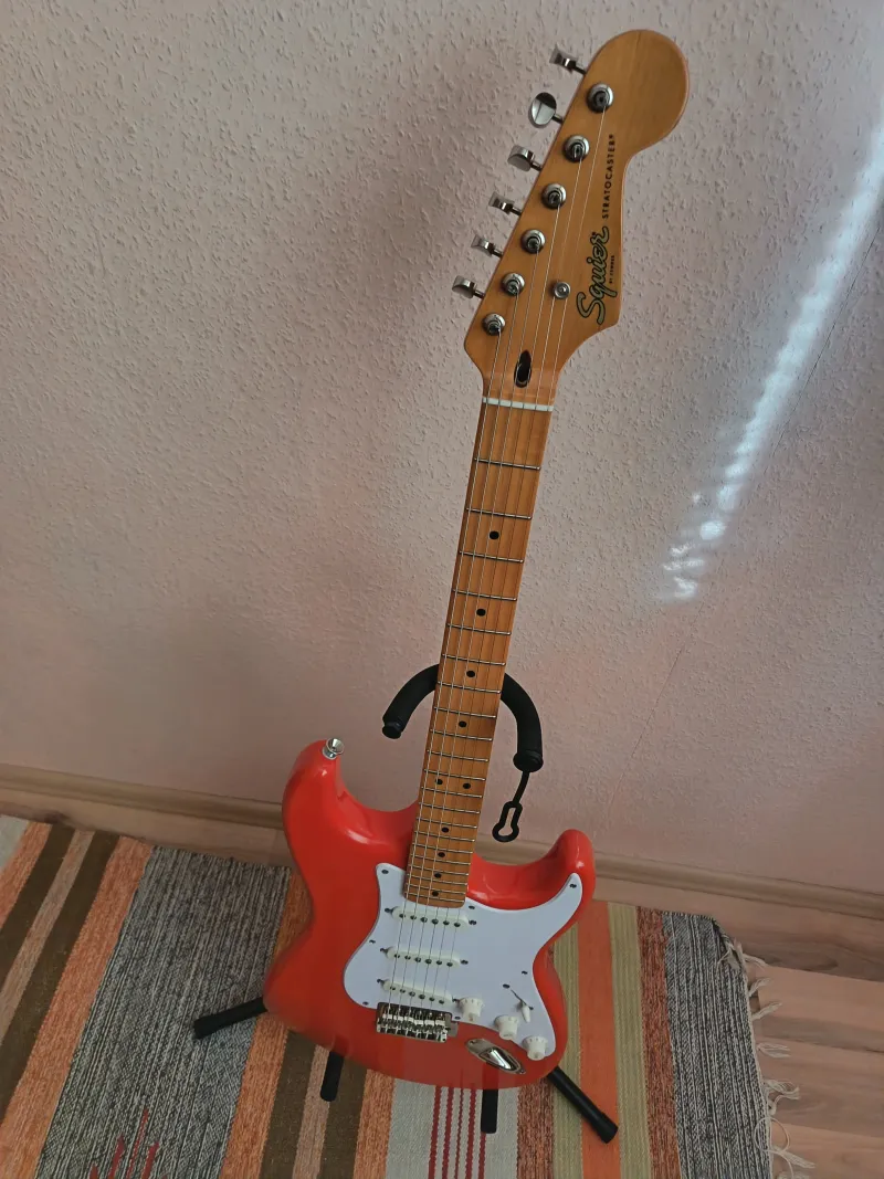 Squier Classic Vibe 50s Stratocaster Fiesta Red Szólógitár Squier Classic Vibe 50s Stratocaster Fiesta Red Szólógitár