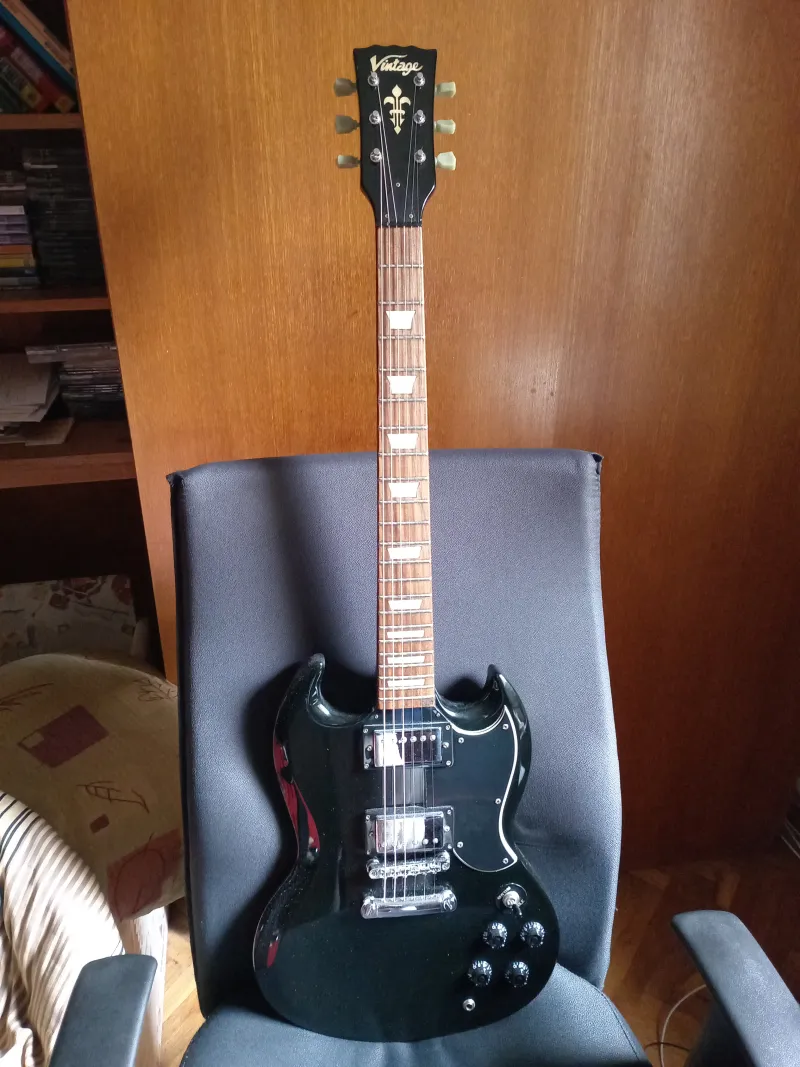 Vintage VS6B BK Elektromos gitár Vintage VS6B BK Elektromos gitár