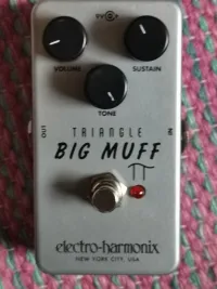 Electro-Harmonix Big Muff triangle Electro-Harmonix Big Muff triangle