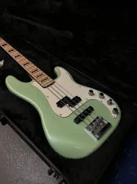 Fender Deluxe Special Precision Bass