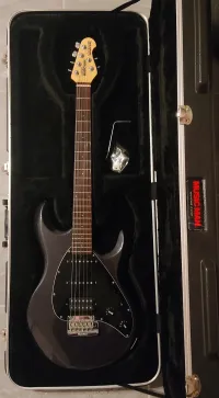 Music Man Silhouette Special HSS Tremolo