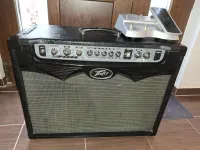 Peavey Vypyr 100 Sanpera1 pedállal Peavey Vypyr 100 Sanpera1 pedállal
