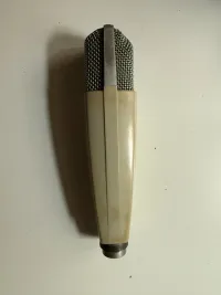 Sennheiser MD-421-II Instrument microphone - MateBordas [October 21, 2025, 6:58 pm]